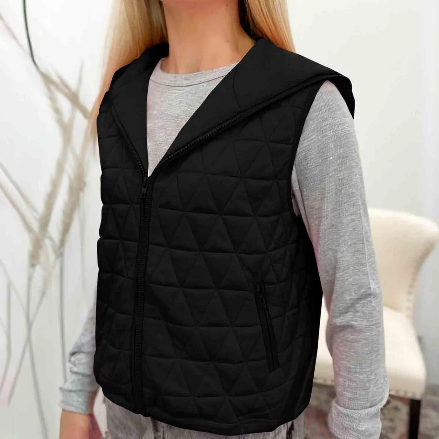 Lmdudan Women's 2024 Fall Vest Casual Sleeveless Hooded Zip Up Jacket Trendy Lightweight Winter Coat Outerwear with Pockets