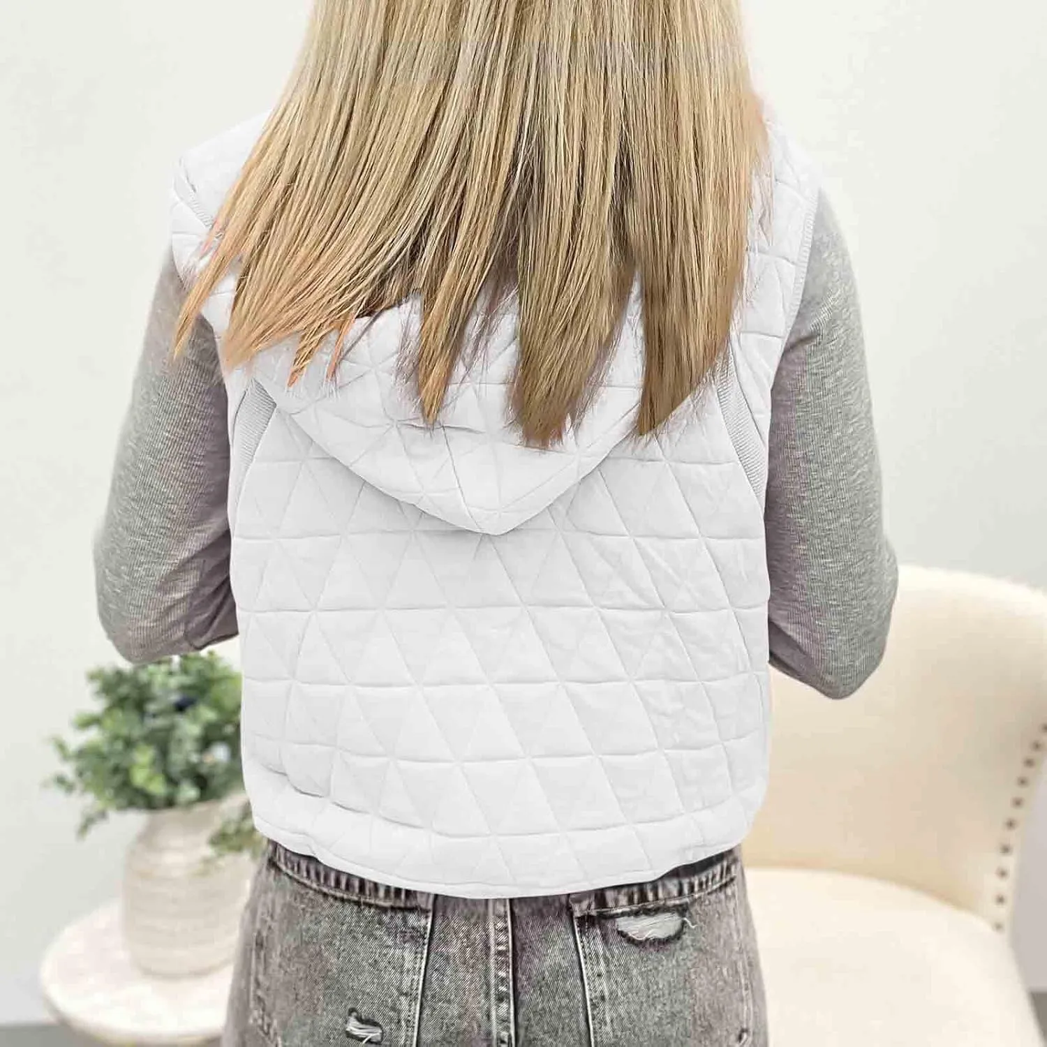Lmdudan Women's 2024 Fall Vest Casual Sleeveless Hooded Zip Up Jacket Trendy Lightweight Winter Coat Outerwear with Pockets