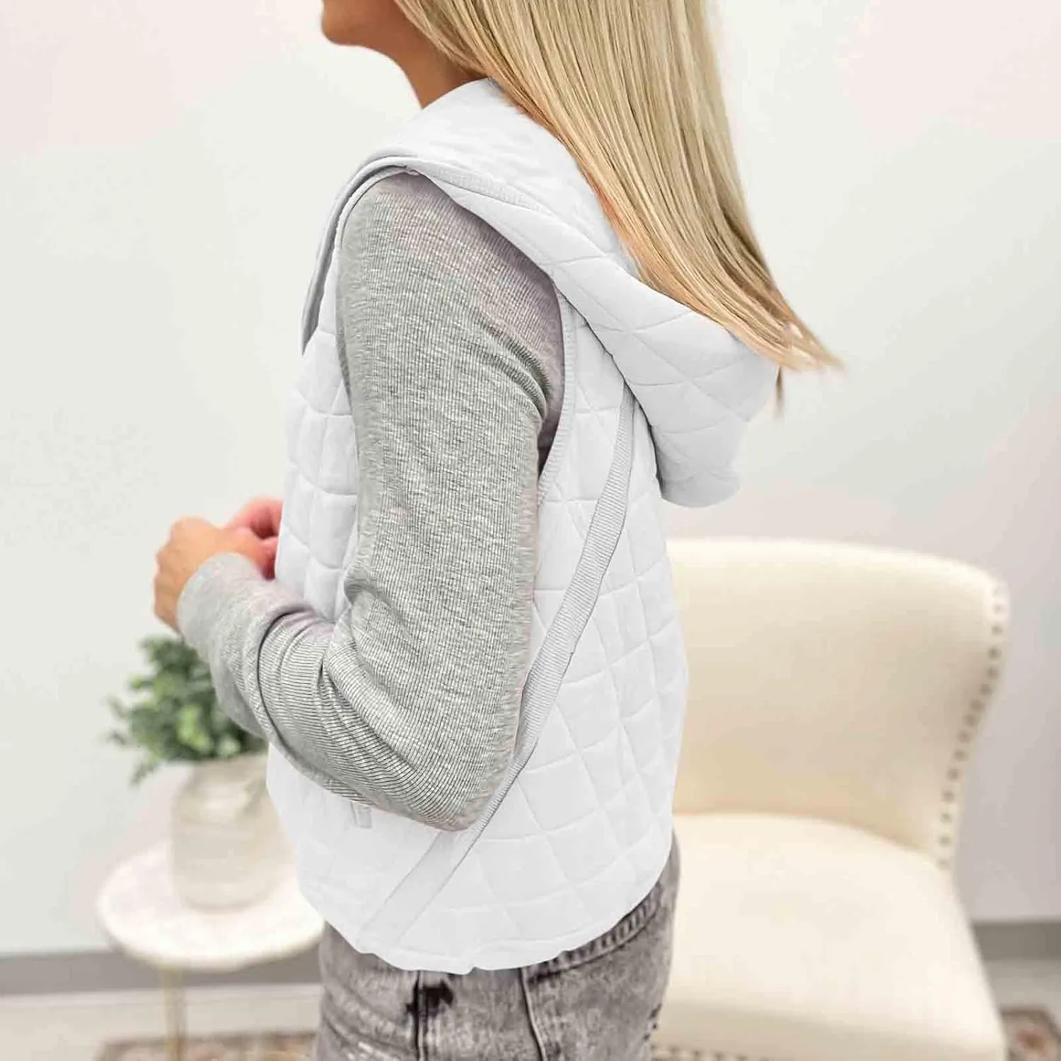 Lmdudan Women's 2024 Fall Vest Casual Sleeveless Hooded Zip Up Jacket Trendy Lightweight Winter Coat Outerwear with Pockets
