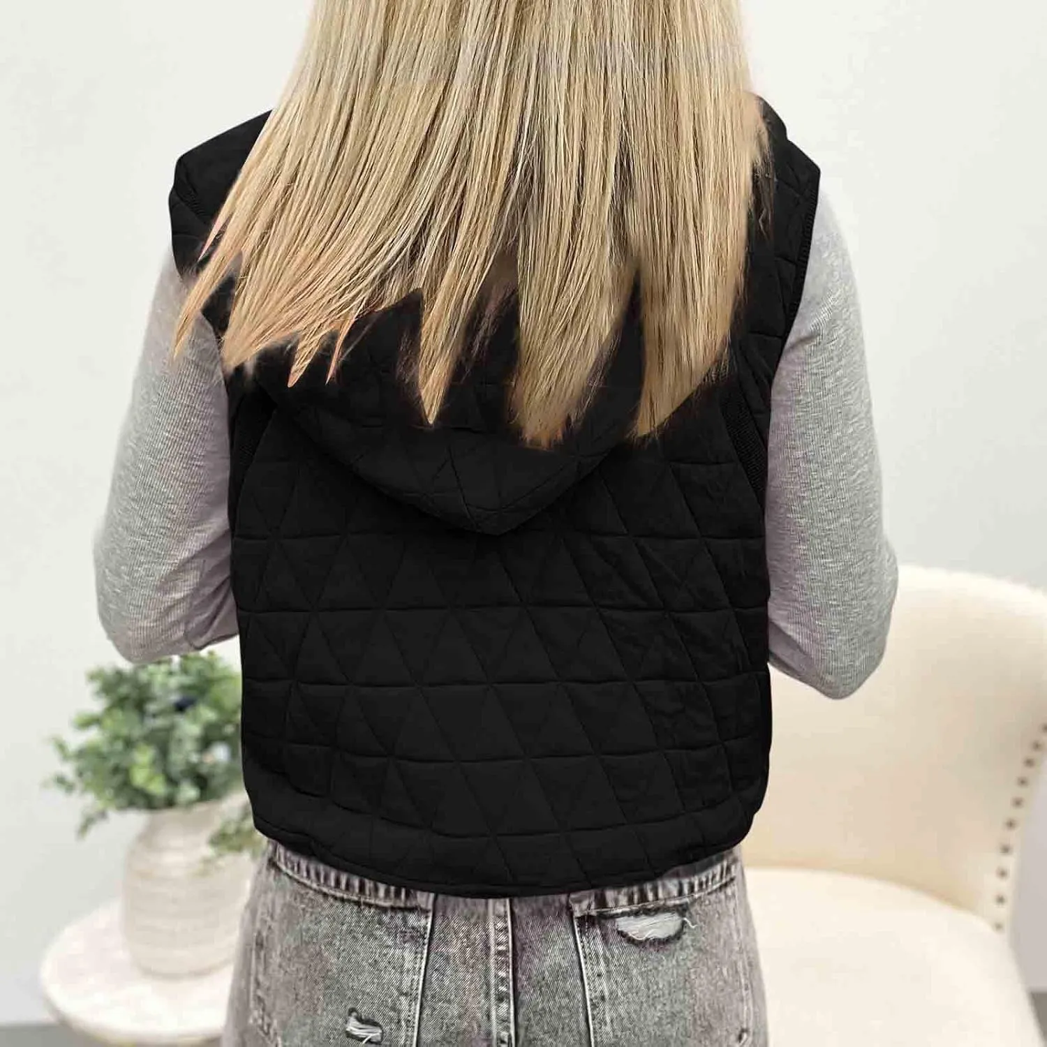 Lmdudan Women's 2024 Fall Vest Casual Sleeveless Hooded Zip Up Jacket Trendy Lightweight Winter Coat Outerwear with Pockets