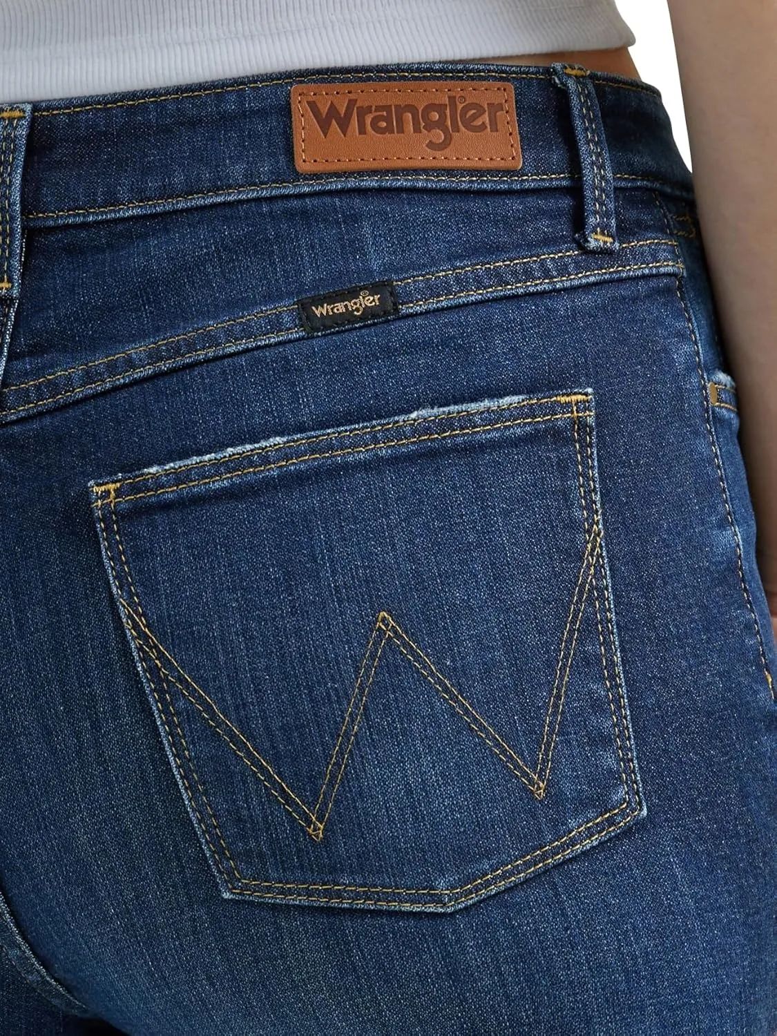 Wrangler Women's High Rise Rodeo Straight Leg Crop Jeans