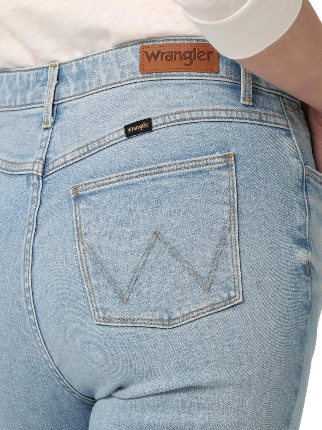 Wrangler Women's High Rise Rodeo Straight Leg Crop Jeans