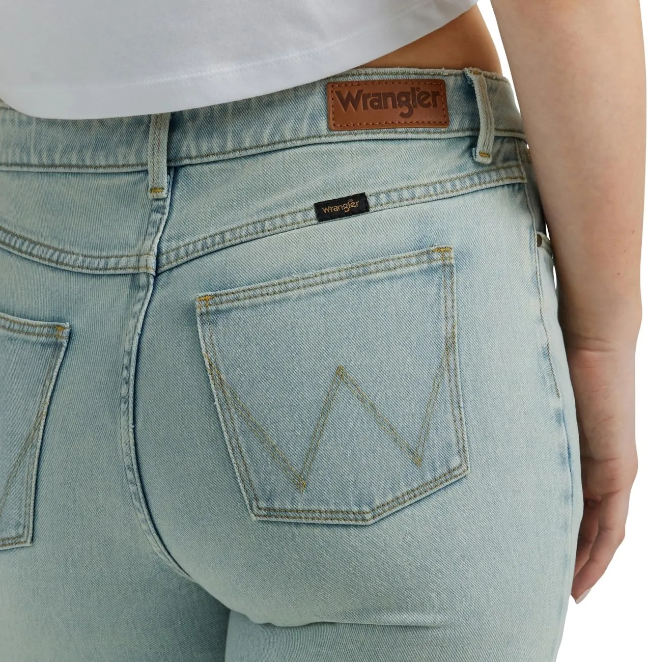 Wrangler Women's High Rise Rodeo Straight Leg Crop Jeans